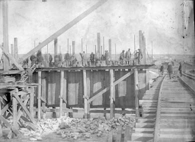 Lowering Caisson, Pier 2